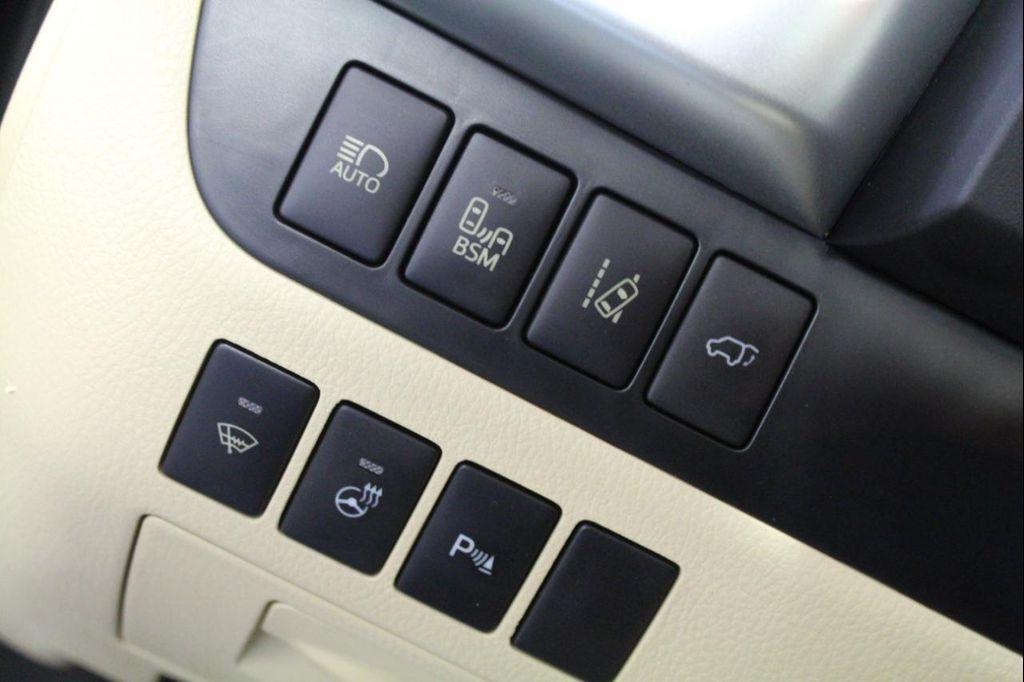 used 2014 Toyota Highlander Hybrid car, priced at $18,995