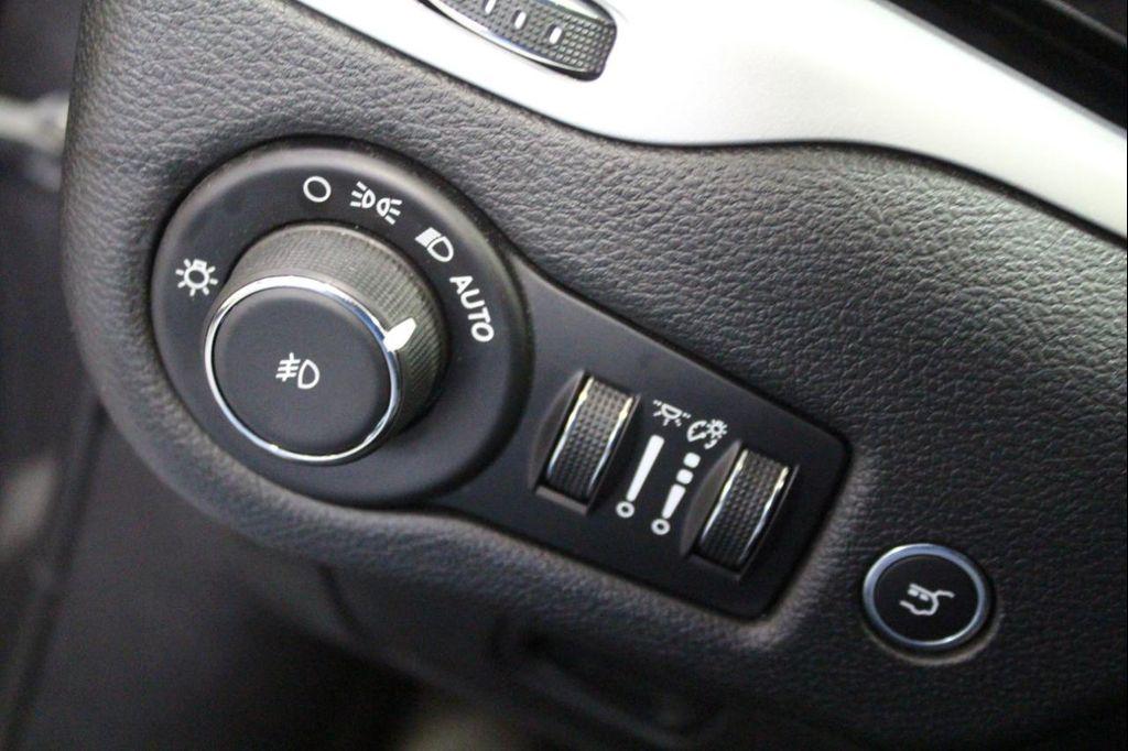 used 2016 Jeep Cherokee car, priced at $12,995