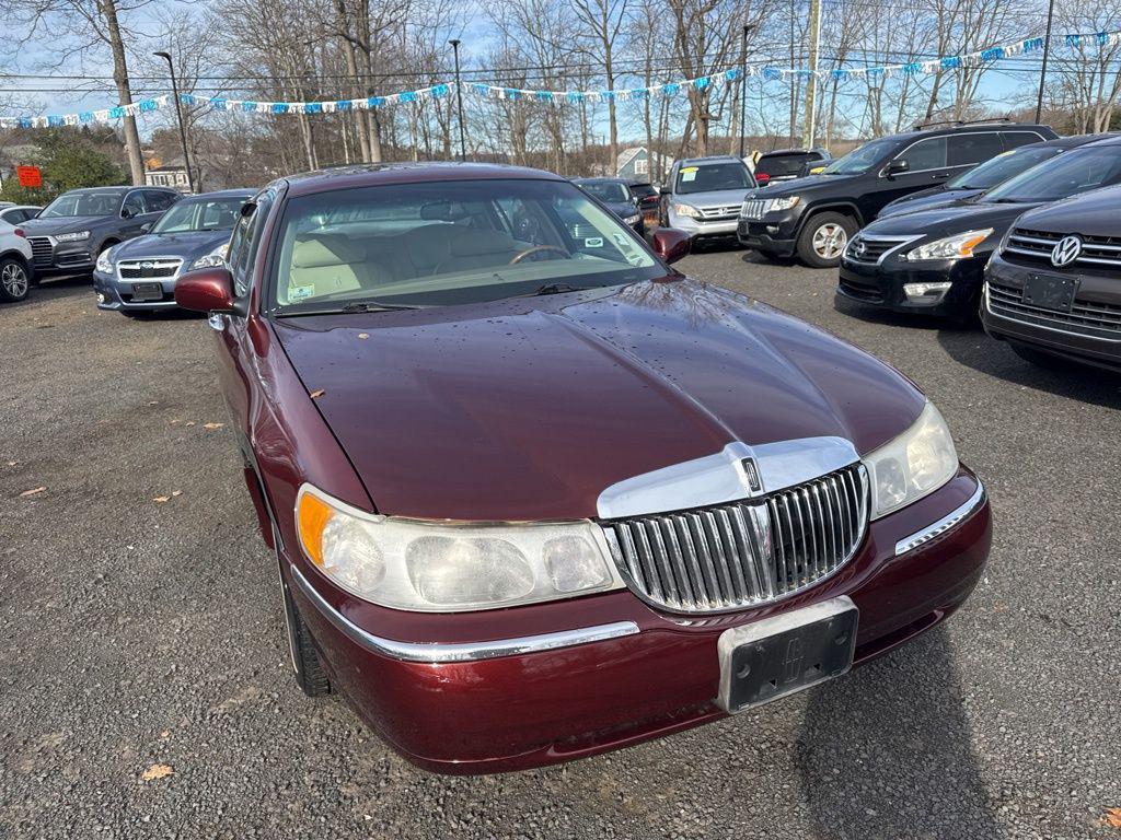 used 2000 Lincoln Town Car car, priced at $7,949