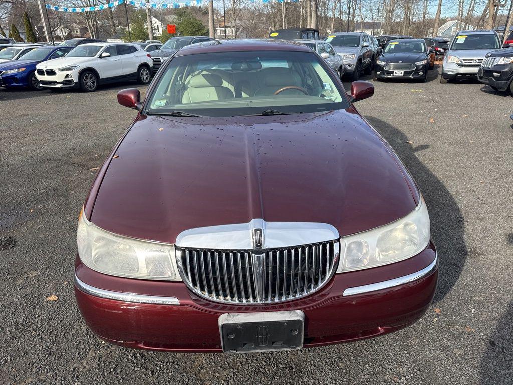 used 2000 Lincoln Town Car car, priced at $7,949