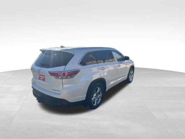 used 2016 Toyota Highlander car, priced at $17,997