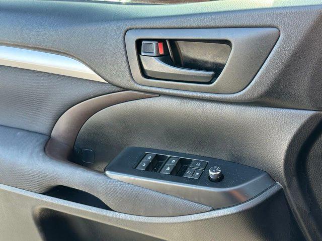 used 2017 Toyota Highlander Hybrid car, priced at $20,997