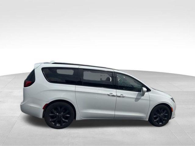 used 2020 Chrysler Pacifica car, priced at $25,000