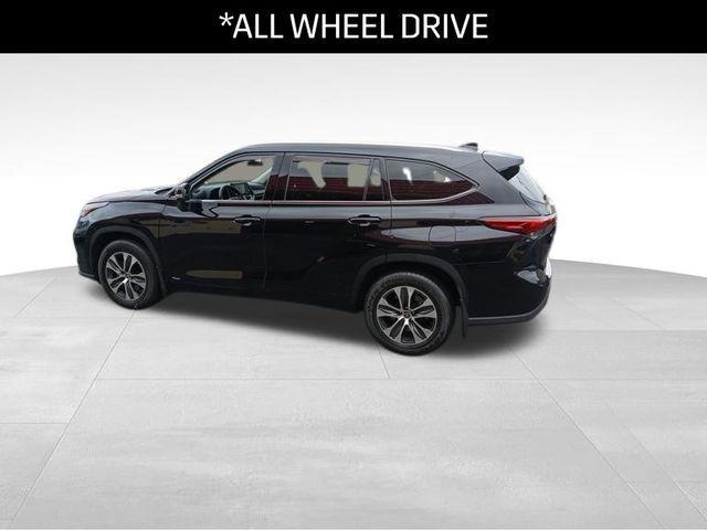 used 2022 Toyota Highlander Hybrid car, priced at $21,997
