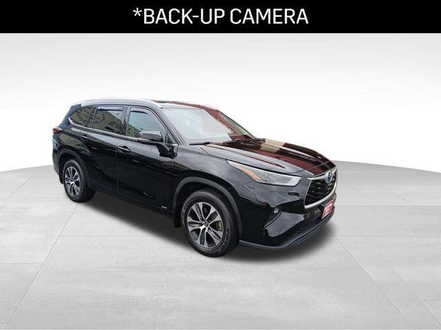 used 2022 Toyota Highlander Hybrid car, priced at $21,997