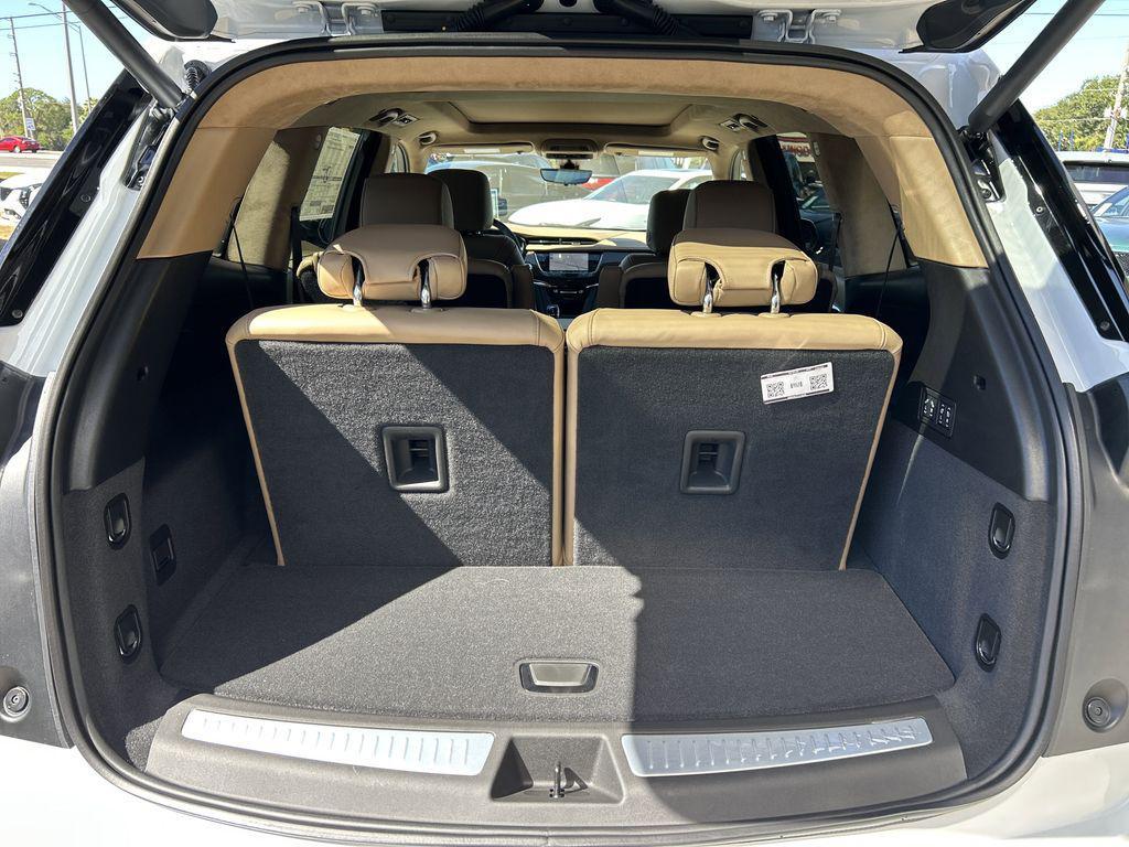 new 2025 Cadillac XT6 car, priced at $78,215