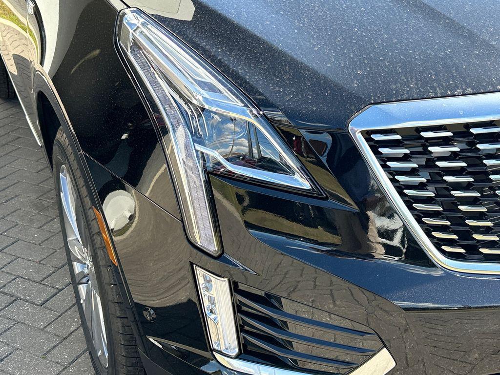 new 2025 Cadillac XT5 car