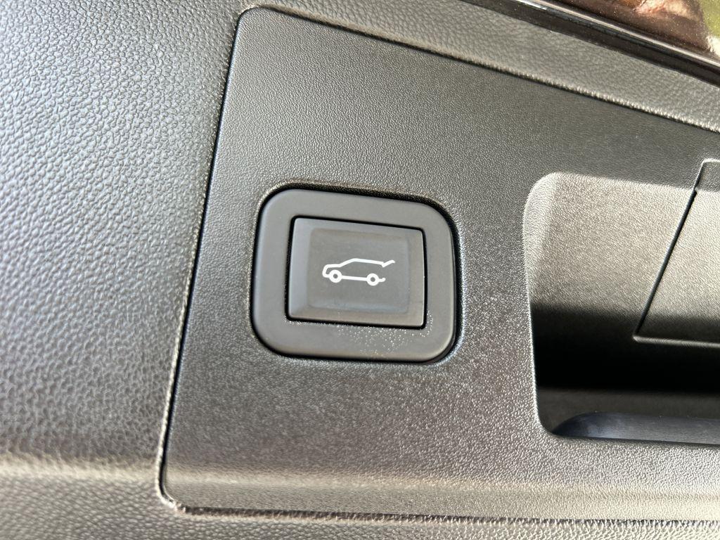 new 2025 Cadillac XT5 car