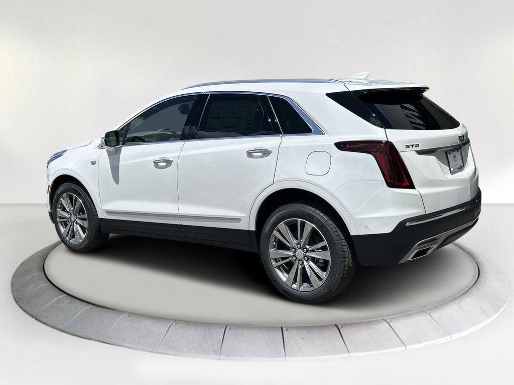 new 2026 Cadillac XT5 car, priced at $59,020
