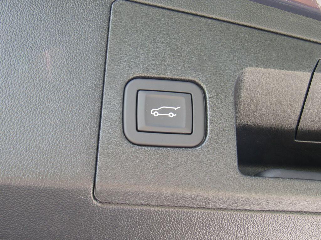 new 2025 Cadillac XT5 car, priced at $52,615