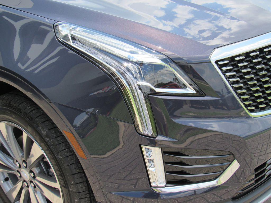new 2025 Cadillac XT5 car, priced at $52,615
