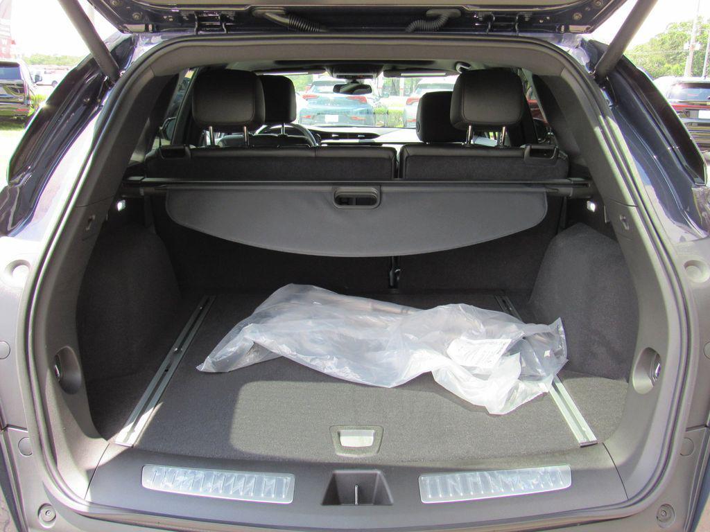 new 2025 Cadillac XT5 car, priced at $52,615