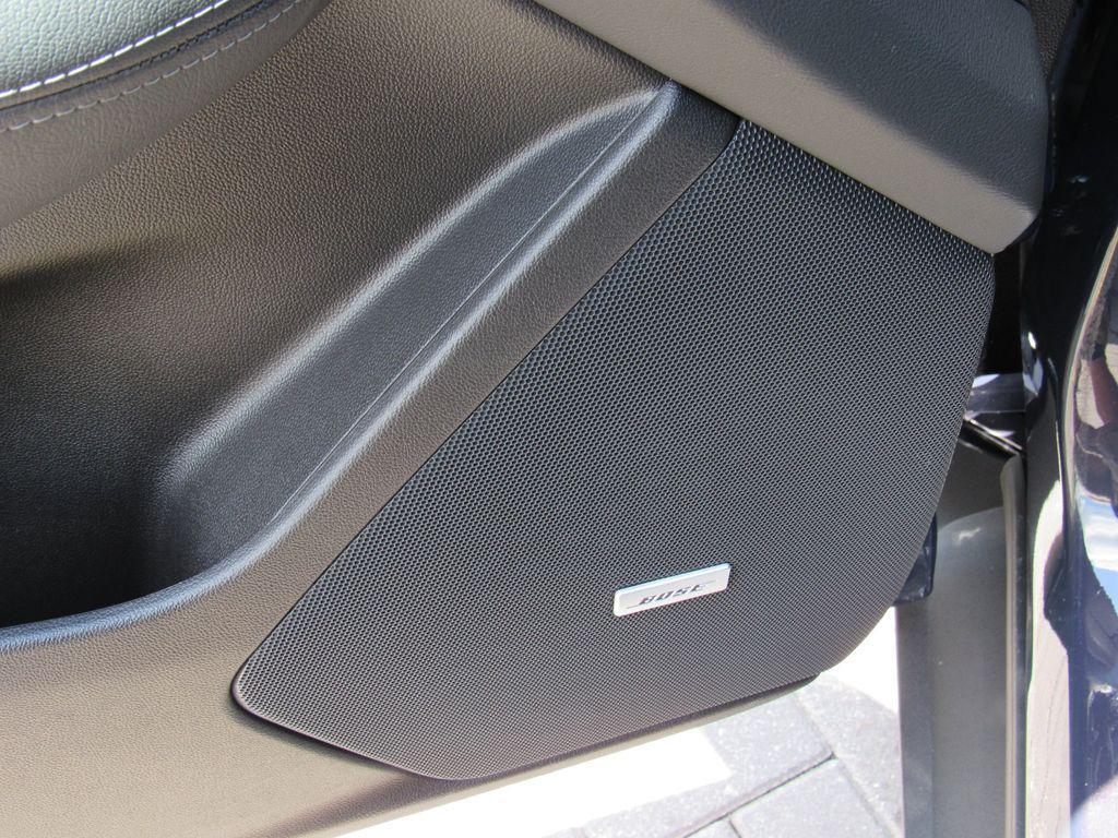 new 2025 Cadillac XT5 car, priced at $52,615