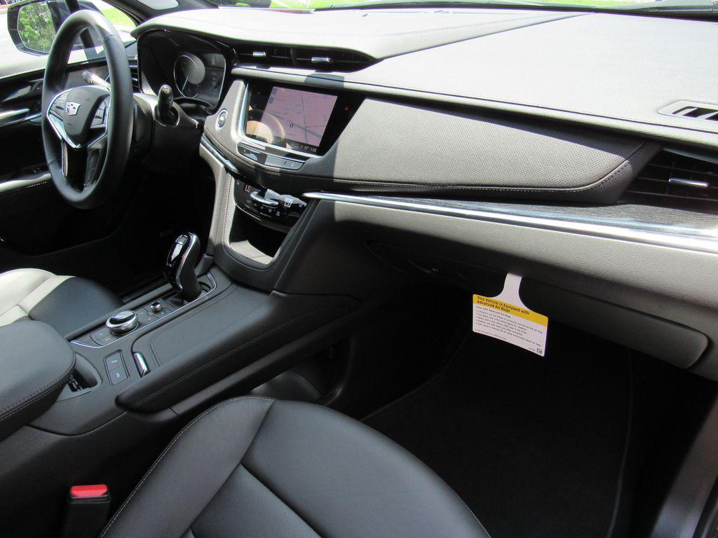 new 2025 Cadillac XT5 car, priced at $52,615