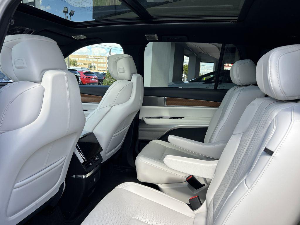 new 2026 Cadillac VISTIQ car