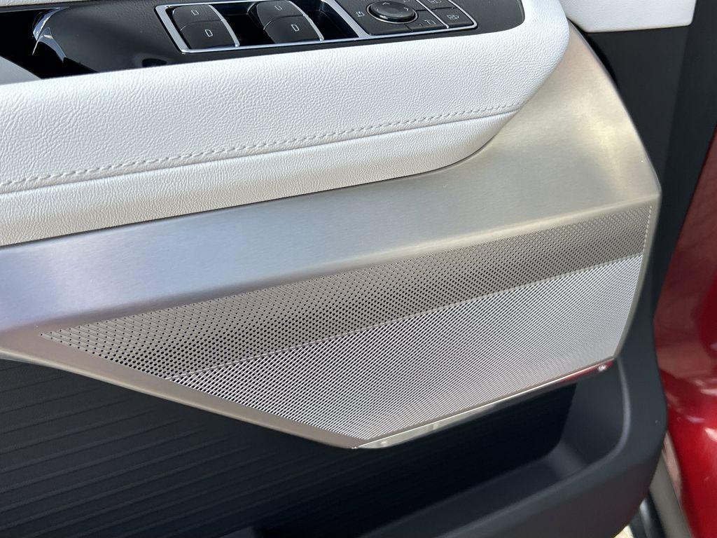 new 2026 Cadillac VISTIQ car