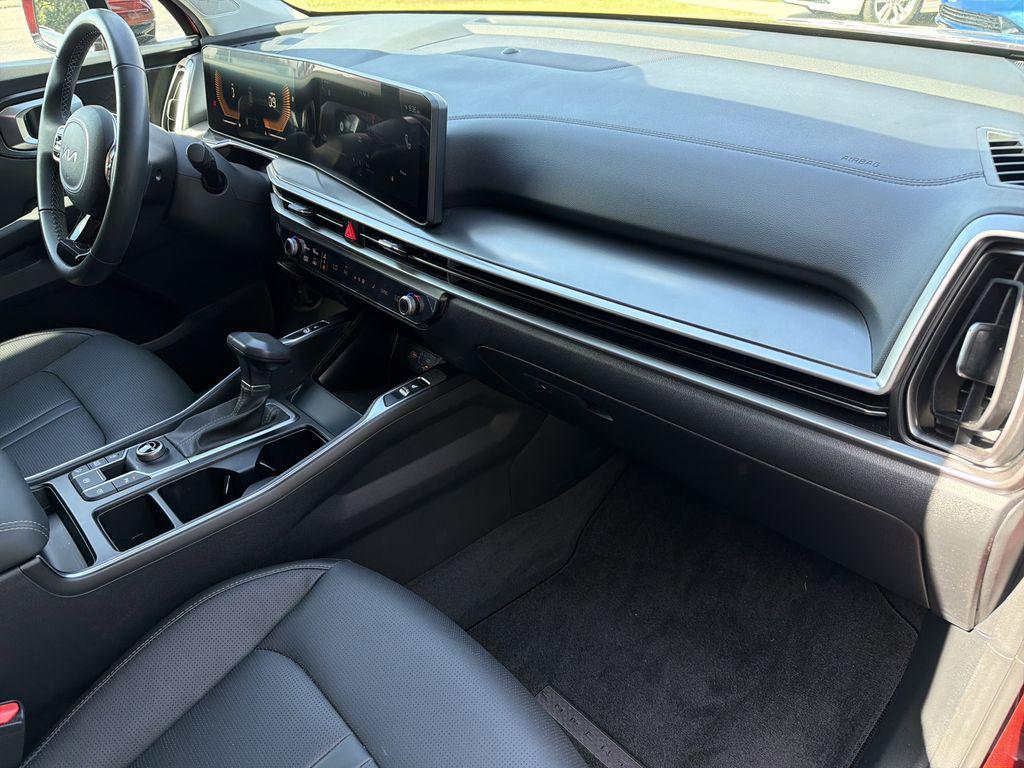 used 2025 Kia Sorento car, priced at $30,900