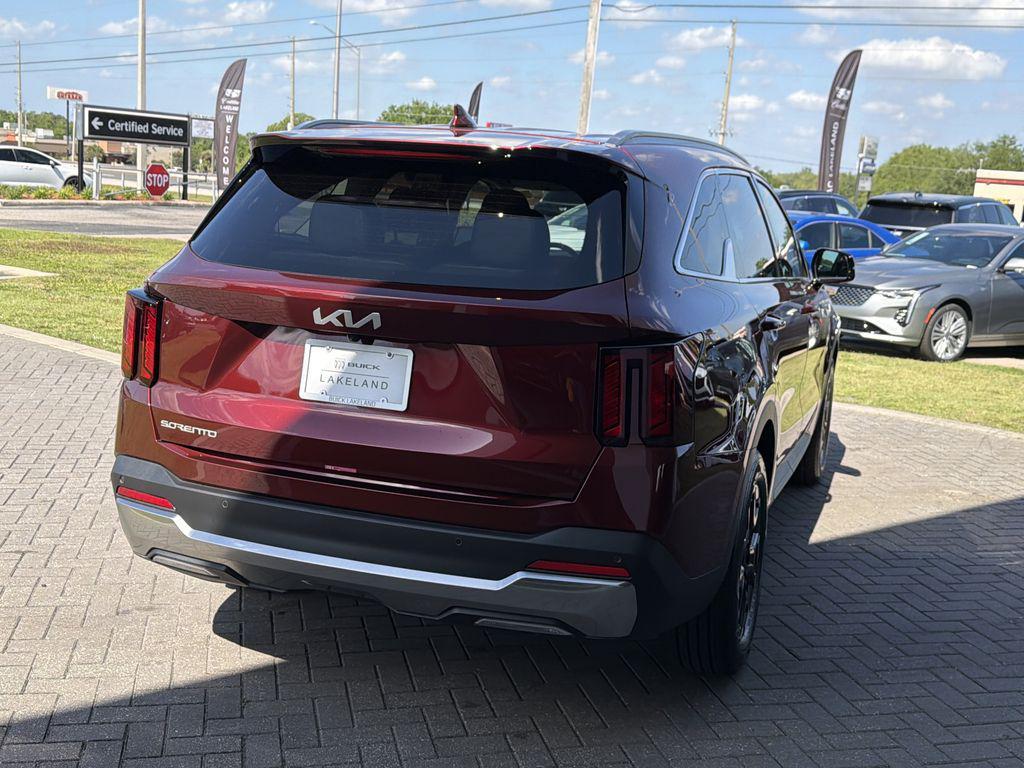 used 2025 Kia Sorento car, priced at $30,900