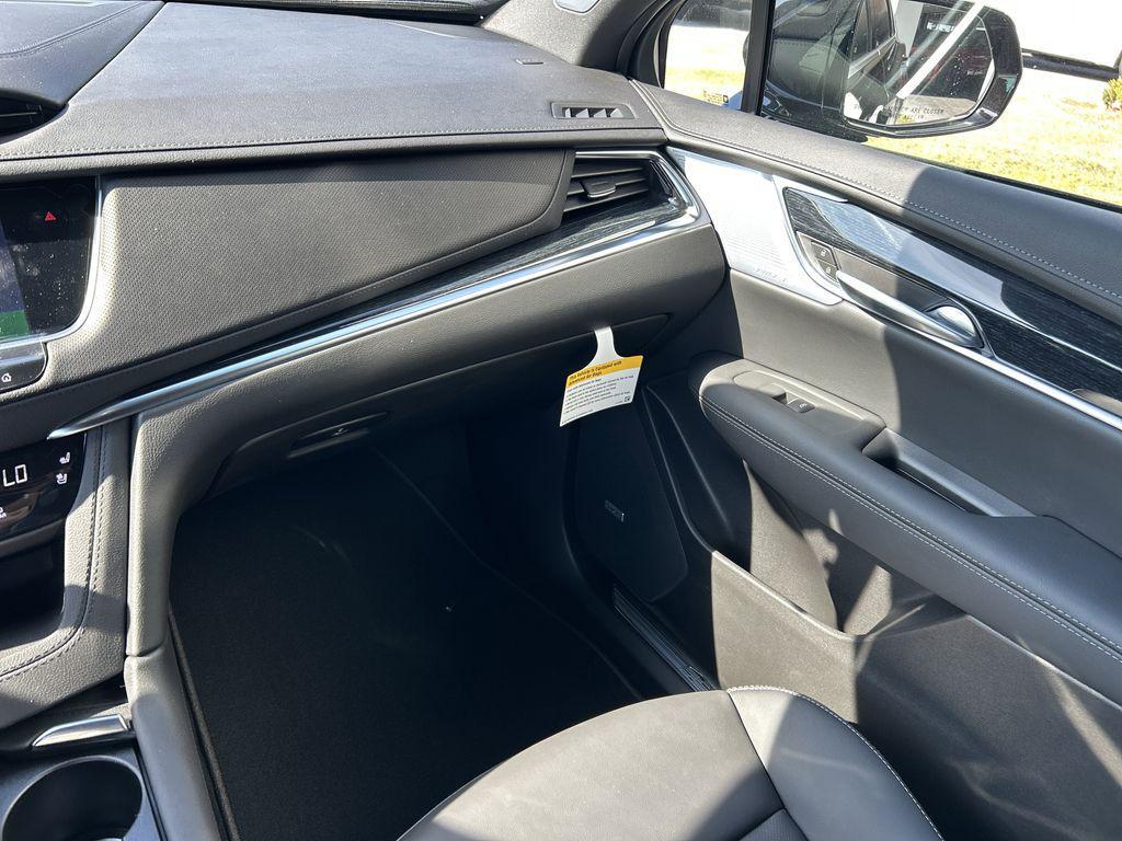 new 2026 Cadillac XT5 car, priced at $59,095