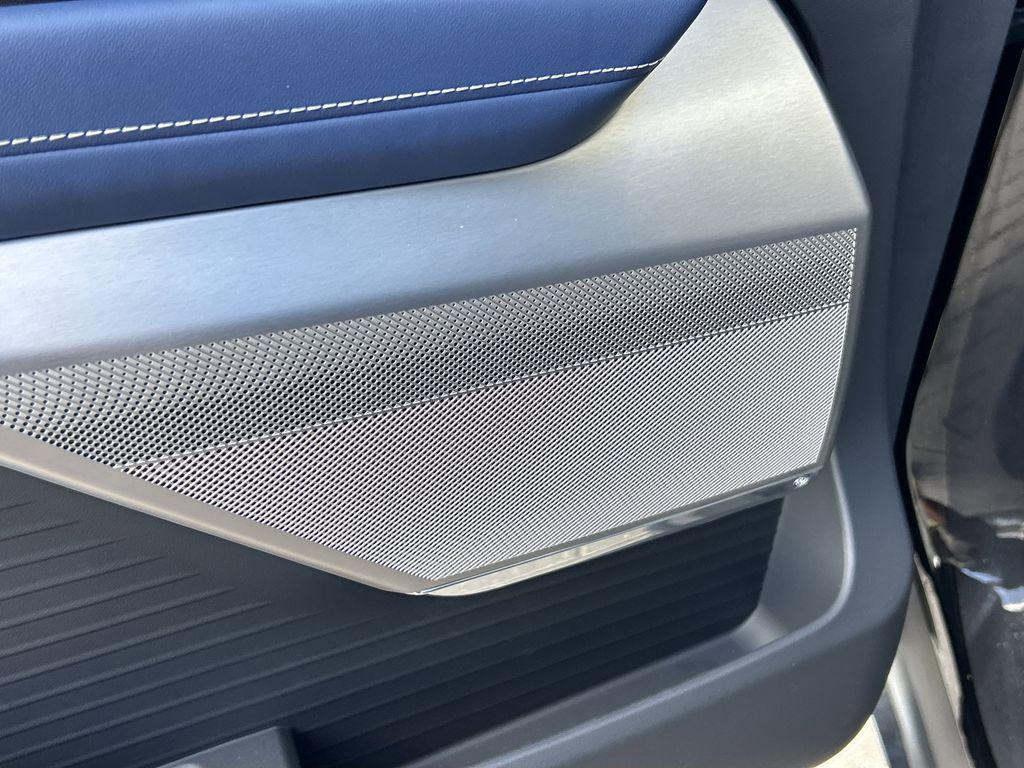 new 2026 Cadillac VISTIQ car