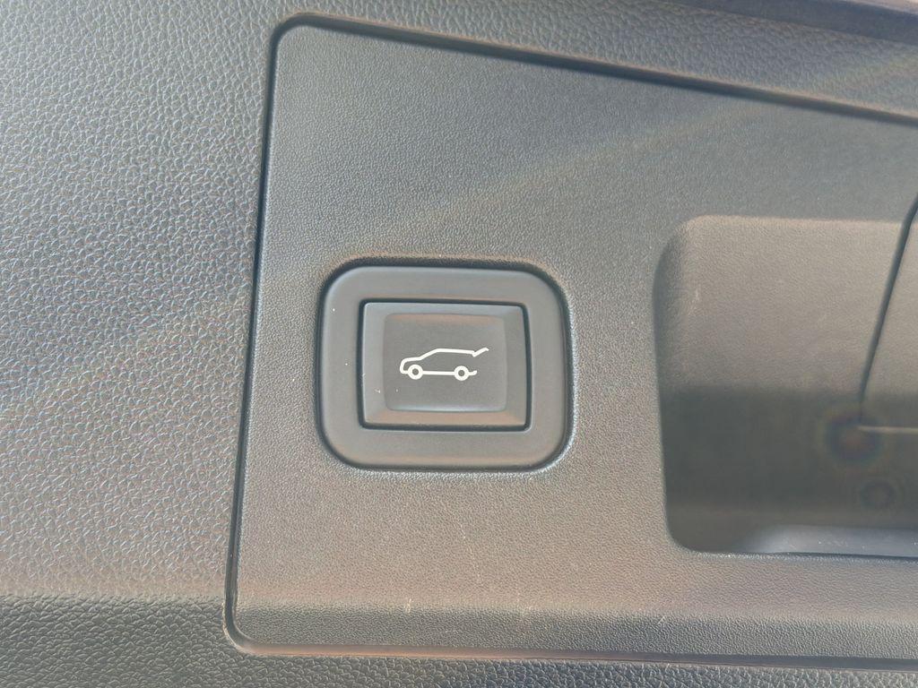 used 2023 Cadillac XT4 car, priced at $32,425
