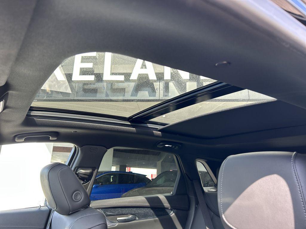 new 2026 Cadillac XT5 car, priced at $59,095