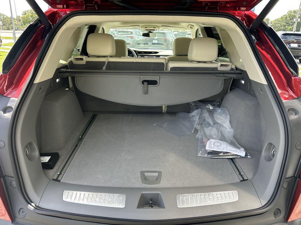 new 2025 Cadillac XT5 car, priced at $54,515