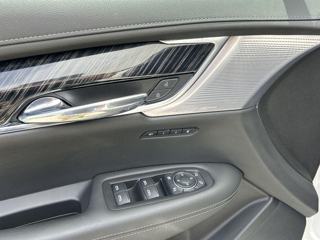 used 2023 Cadillac XT6 car, priced at $36,589