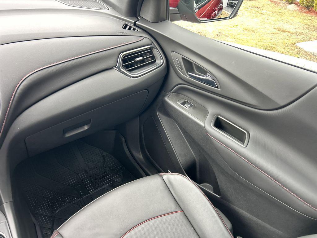 used 2024 Chevrolet Equinox car, priced at $28,888
