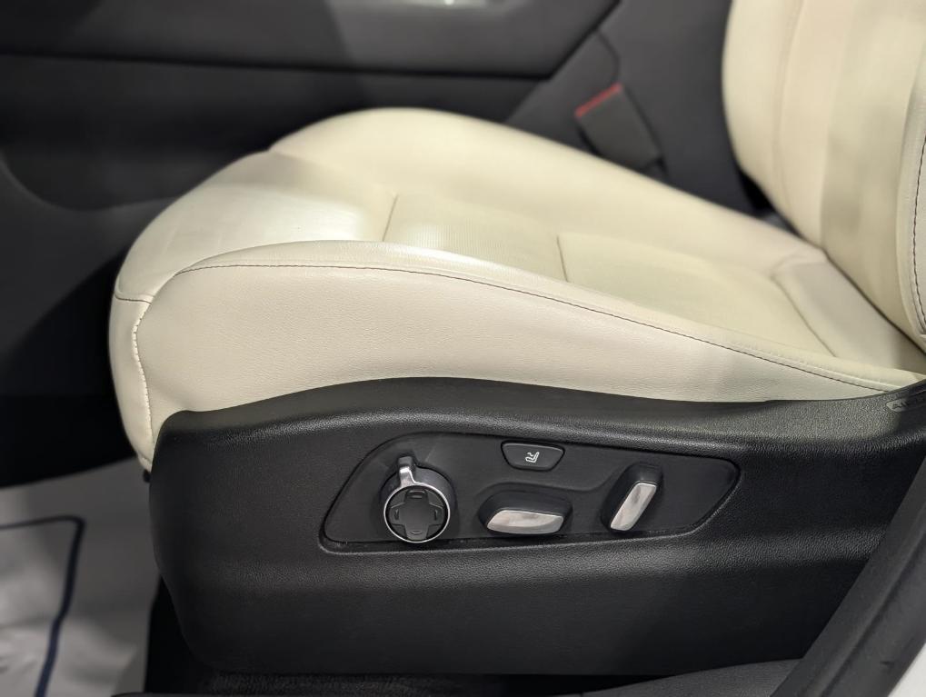 used 2021 Cadillac XT4 car, priced at $24,895