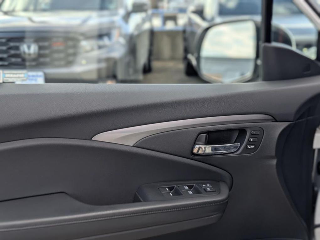 used 2020 Honda Pilot car, priced at $28,995