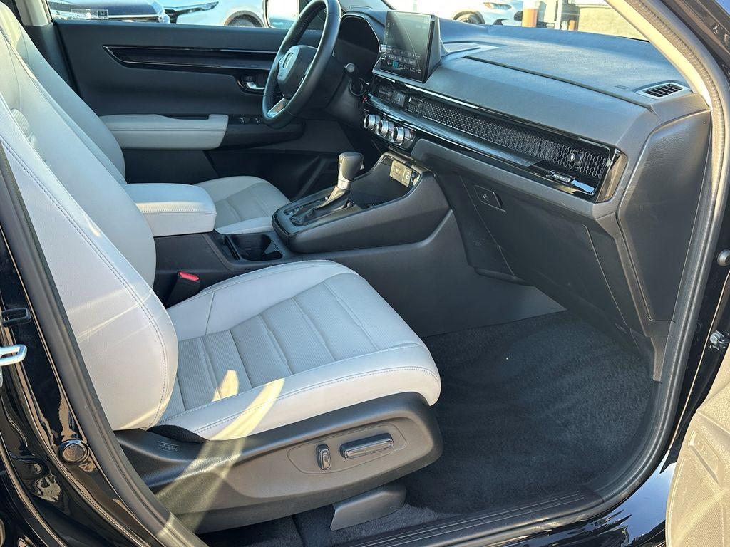 used 2025 Honda CR-V car, priced at $35,695