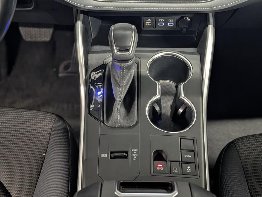 used 2023 Toyota Highlander car, priced at $30,995