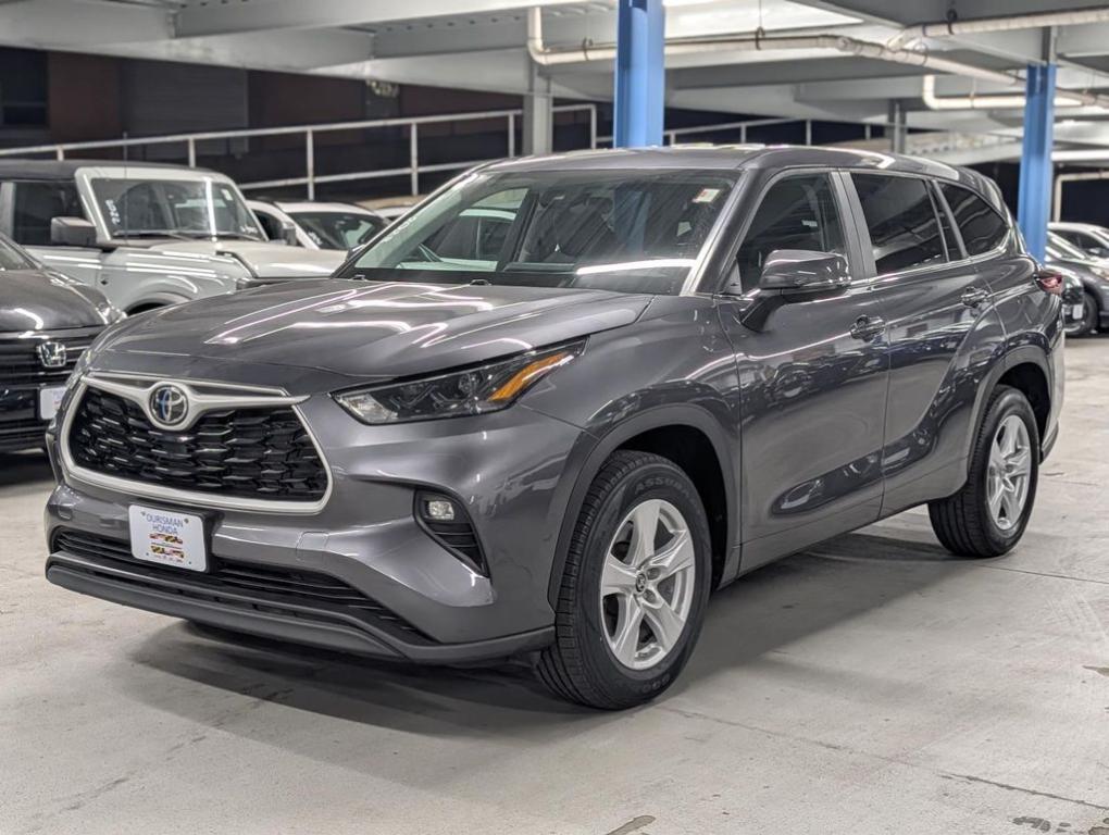 used 2023 Toyota Highlander car, priced at $30,995
