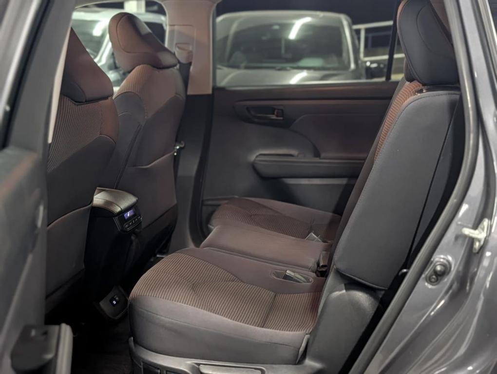 used 2023 Toyota Highlander car, priced at $30,995