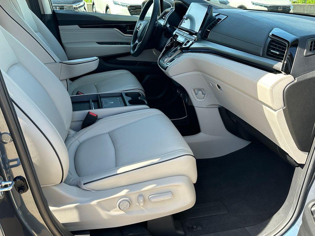 used 2025 Honda Odyssey car, priced at $44,795