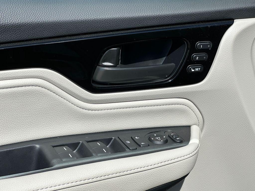 used 2025 Honda Odyssey car, priced at $44,795