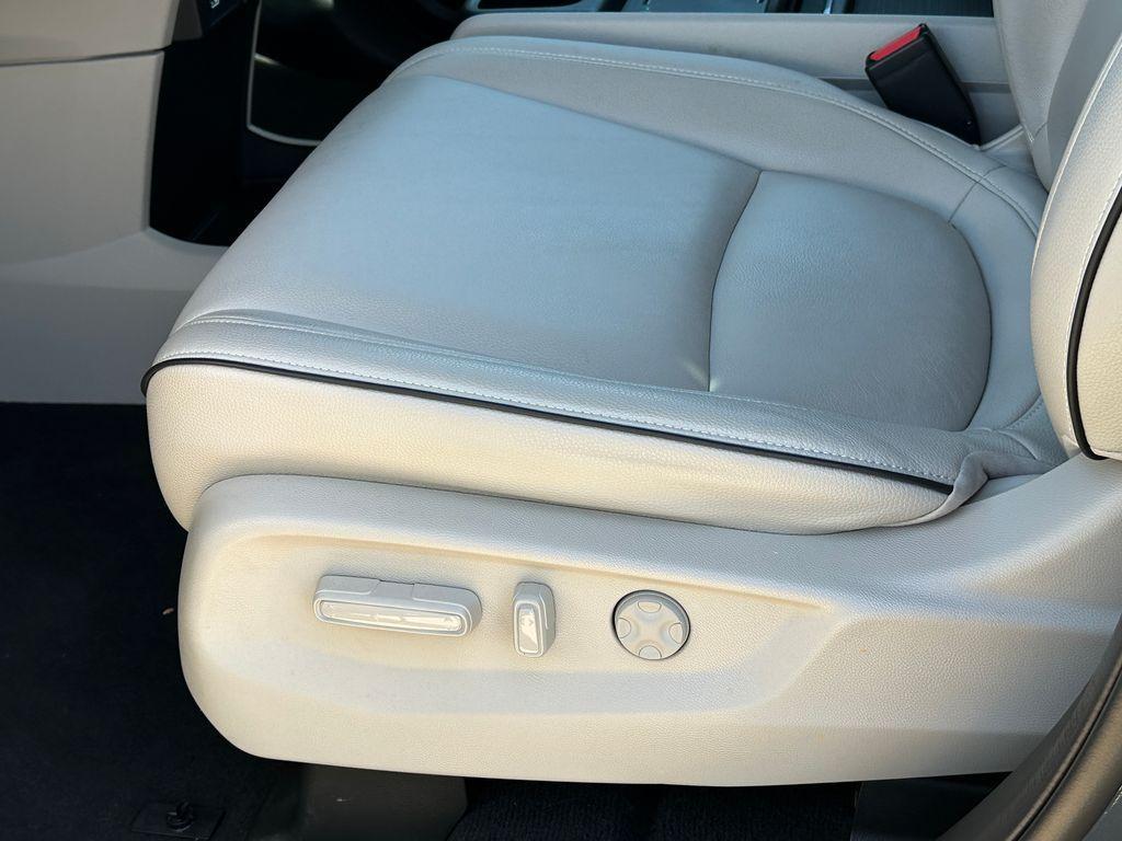 used 2025 Honda Odyssey car, priced at $44,795