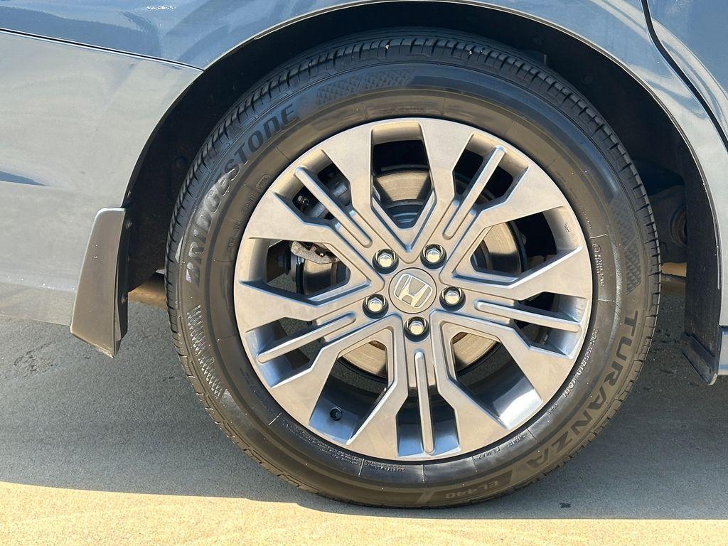 used 2025 Honda Odyssey car, priced at $44,795