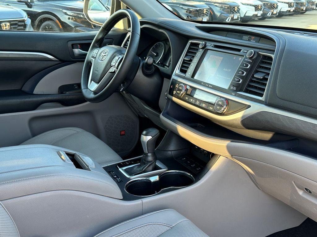 used 2019 Toyota Highlander car, priced at $27,961