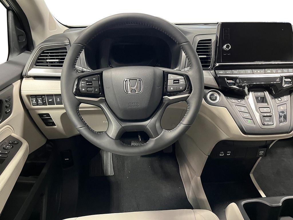 new 2026 Honda Odyssey car, priced at $45,090