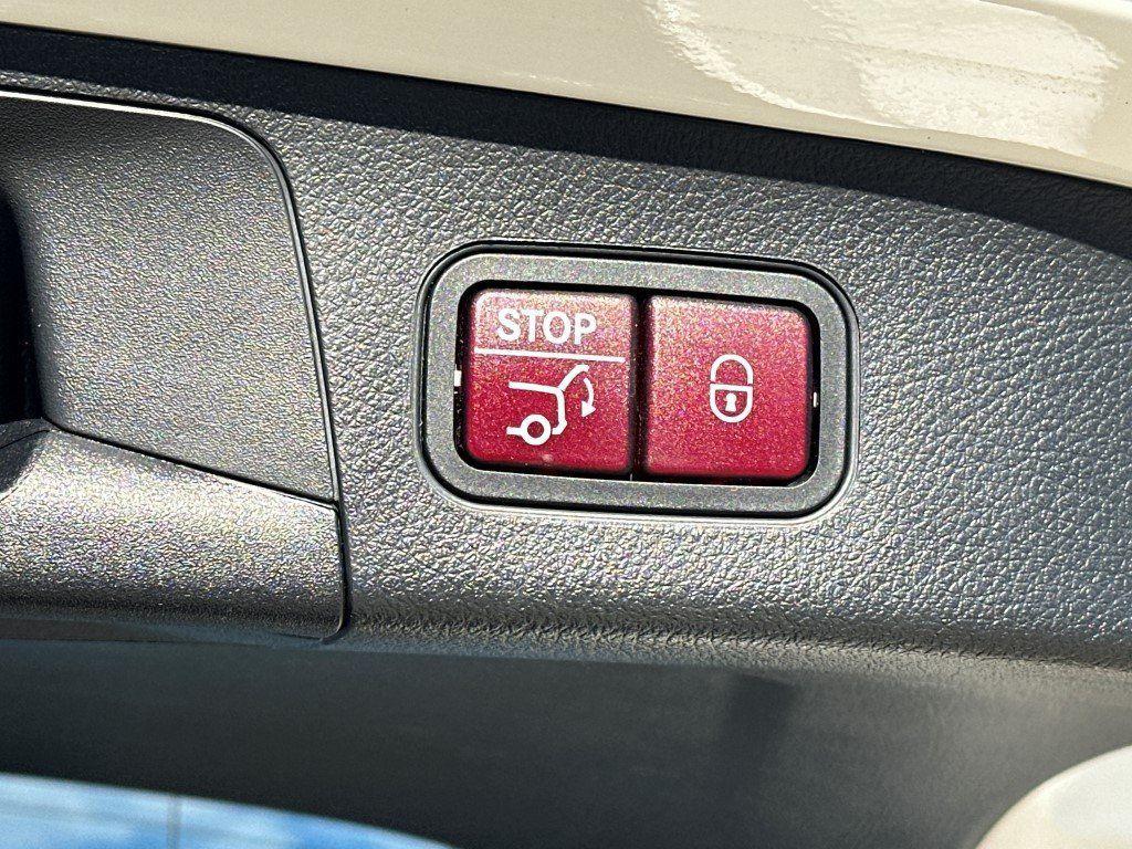 used 2021 Mercedes-Benz GLA 250 car, priced at $18,395