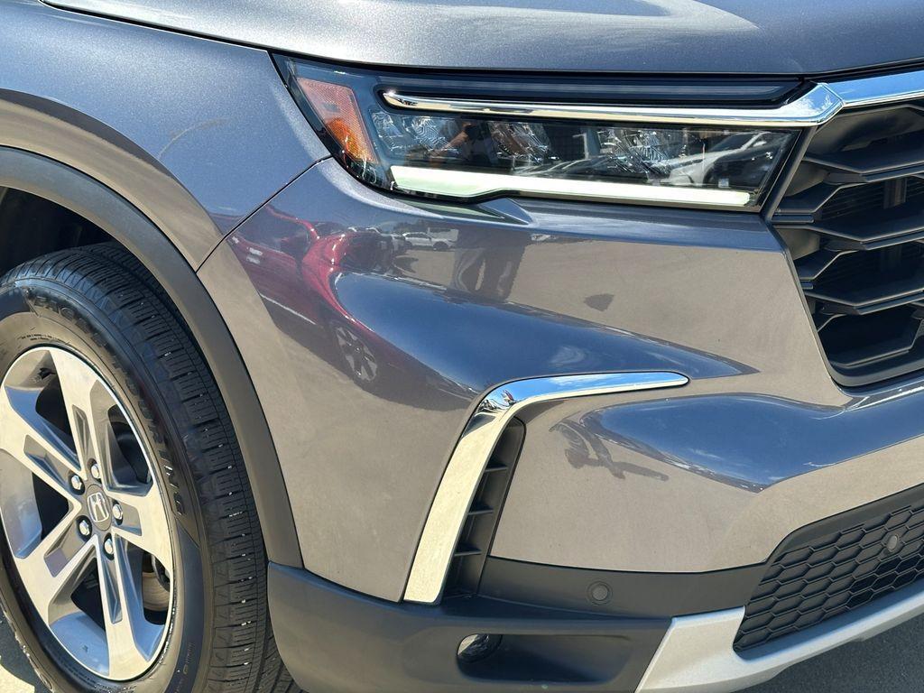 used 2025 Honda Pilot car, priced at $41,295