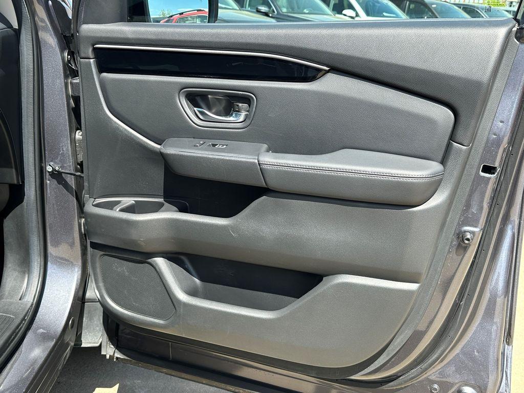used 2025 Honda Pilot car, priced at $41,295