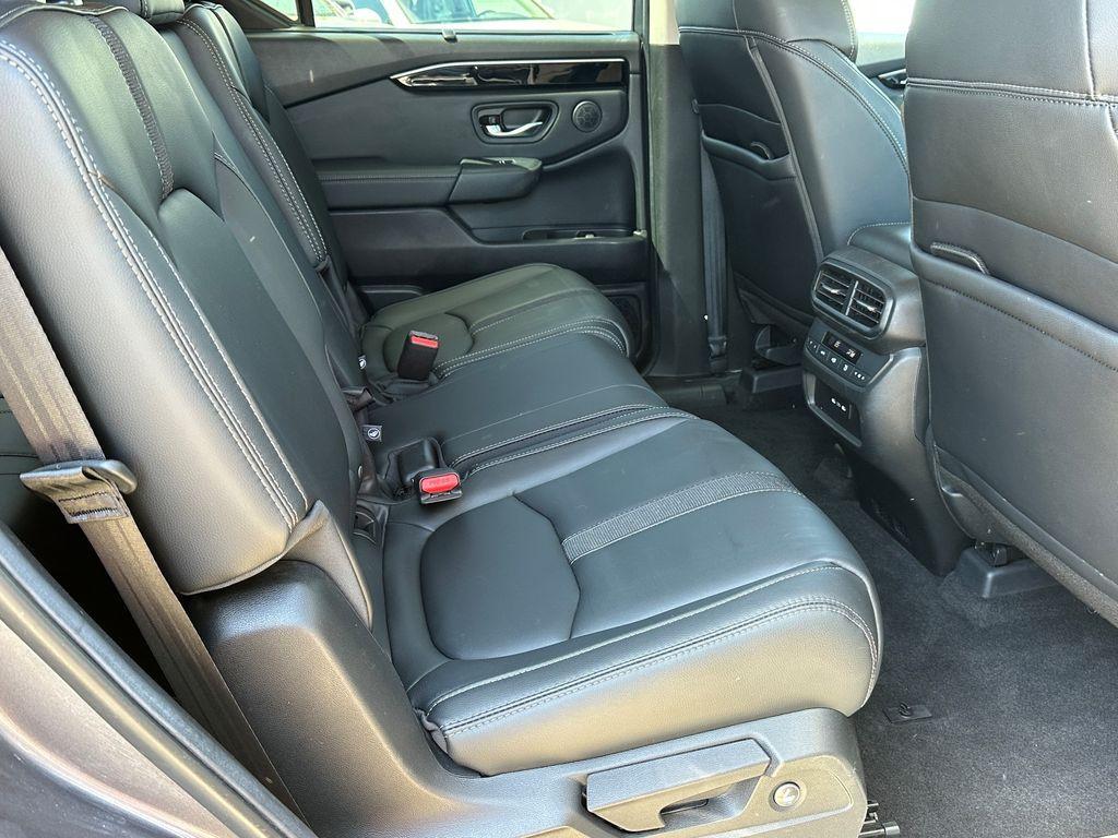 used 2025 Honda Pilot car, priced at $41,295
