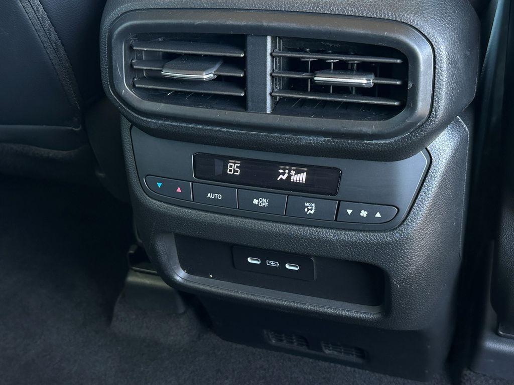 used 2025 Honda Pilot car, priced at $41,295