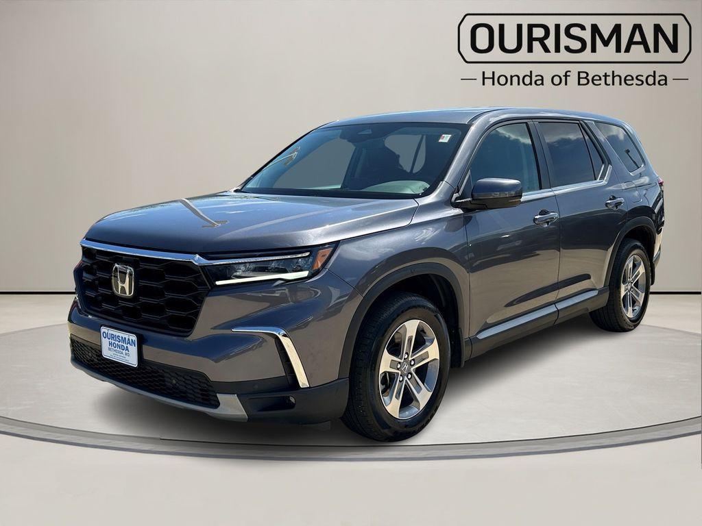used 2025 Honda Pilot car, priced at $41,295