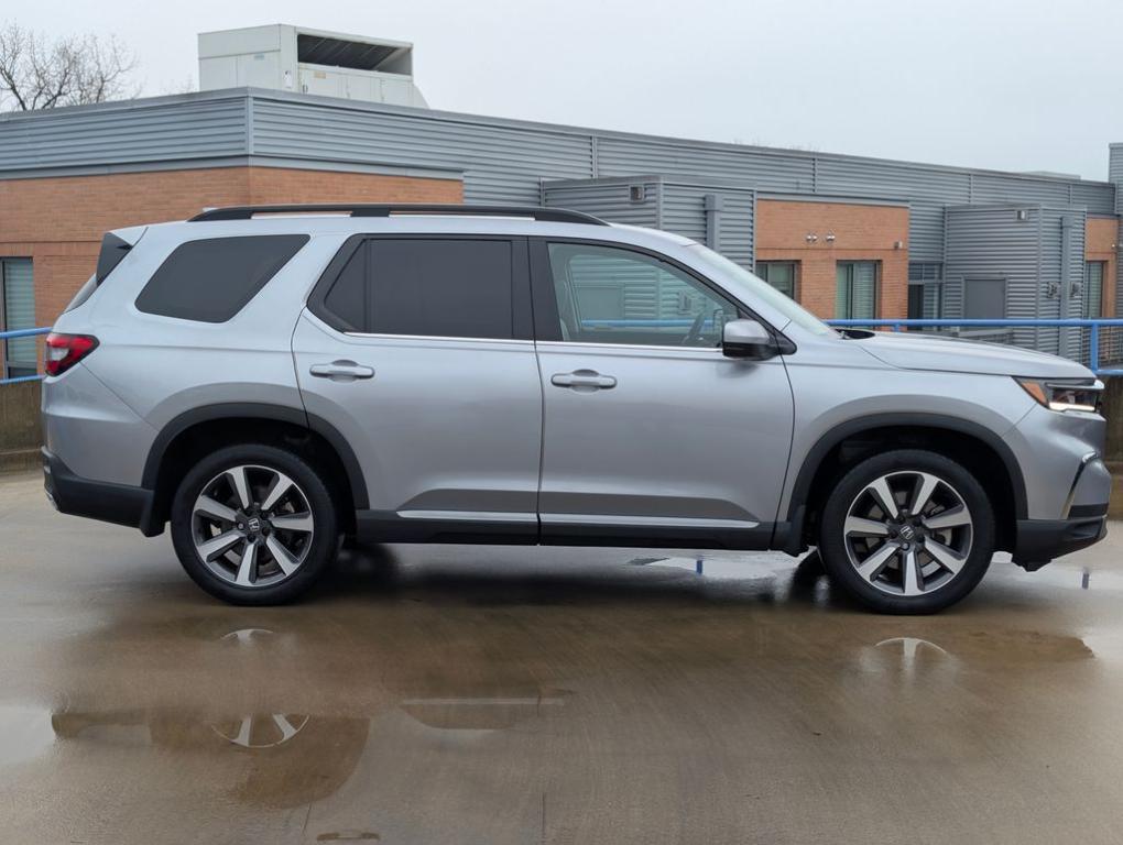 used 2023 Honda Pilot car, priced at $42,995