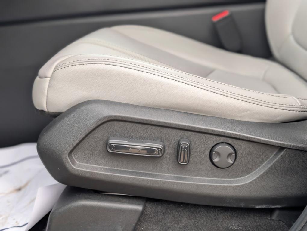 used 2023 Honda Pilot car, priced at $42,995