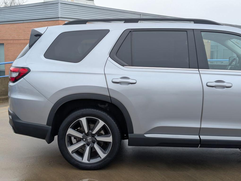 used 2023 Honda Pilot car, priced at $42,995